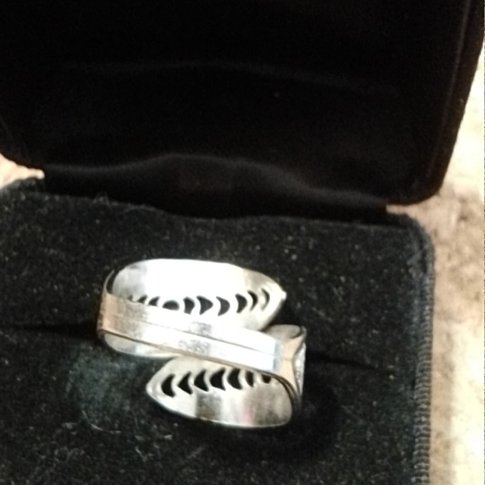 Vintage Singed Sarah Coventry silver filagree ring size 7 1/2 - Picture 4 of 5